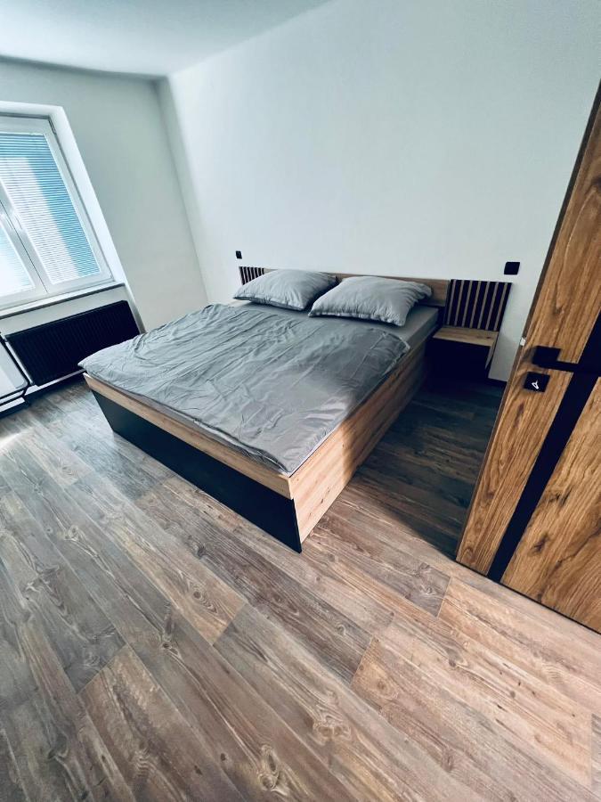 Apartman Opava S Parkovanim Eksteriør billede