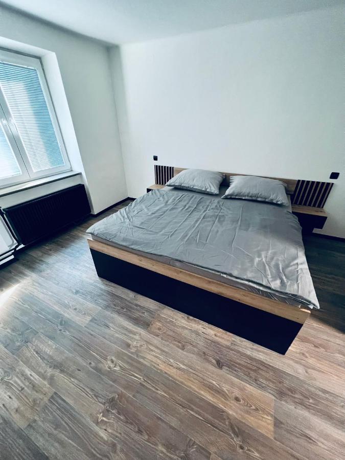 Apartman Opava S Parkovanim Eksteriør billede