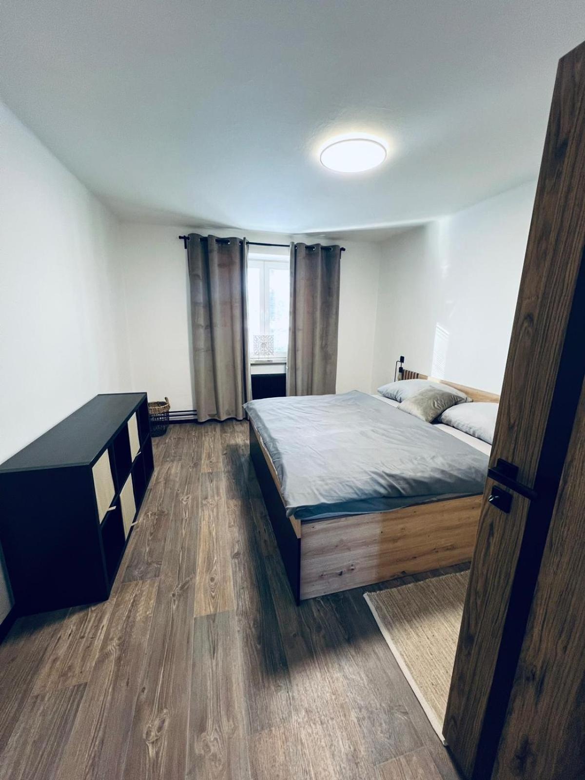 Apartman Opava S Parkovanim Eksteriør billede